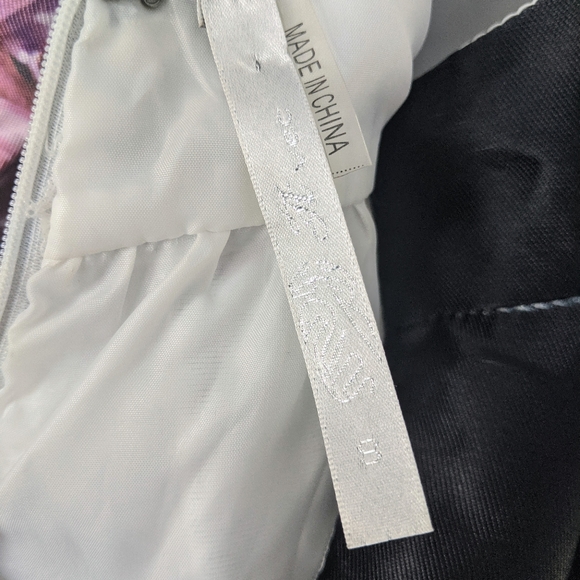 Avec Les Filles Mini Dress, Black, Floral - Picture 5 of 7